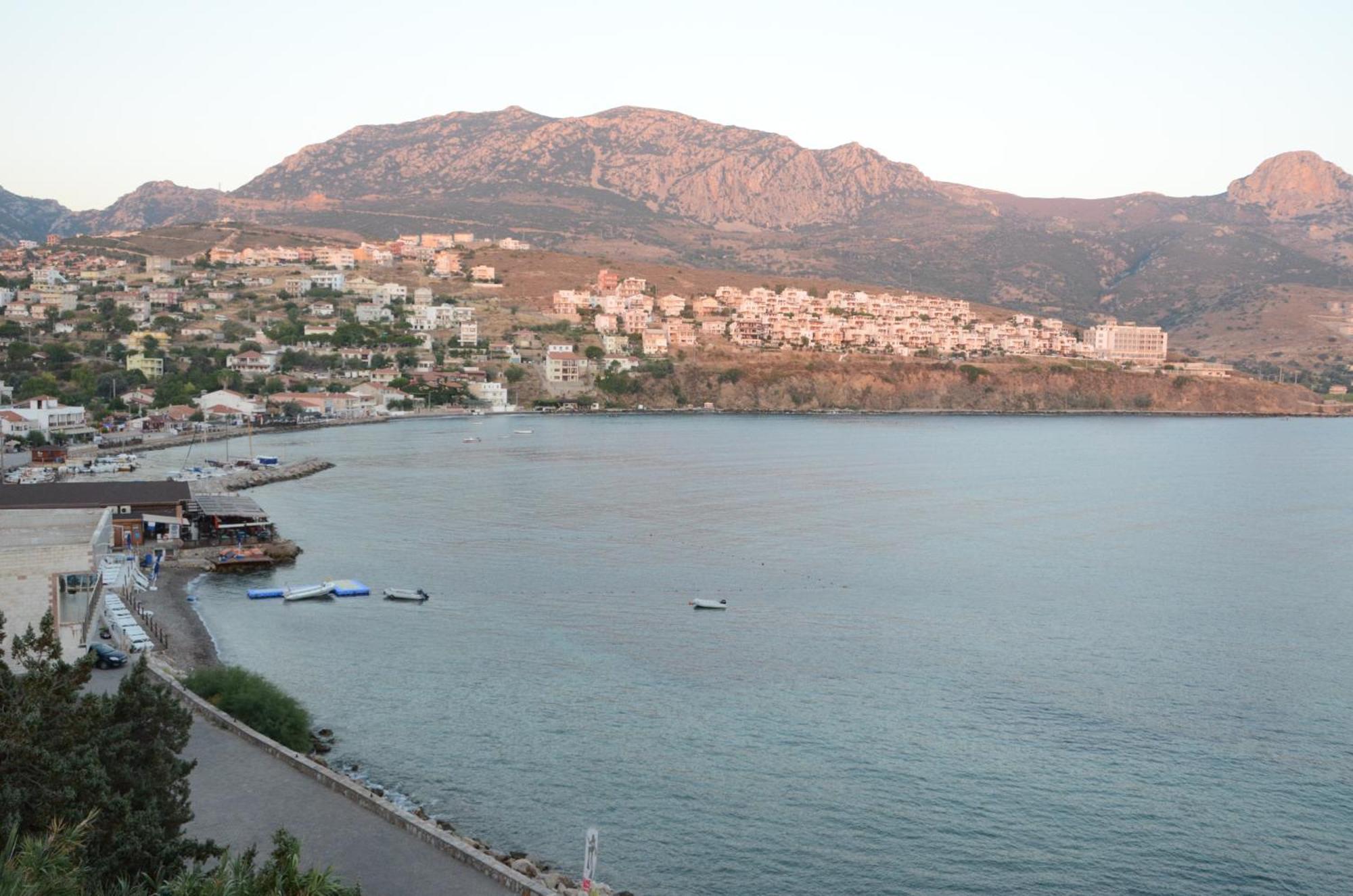Reyhan Hotel Karaburun  Exterior photo