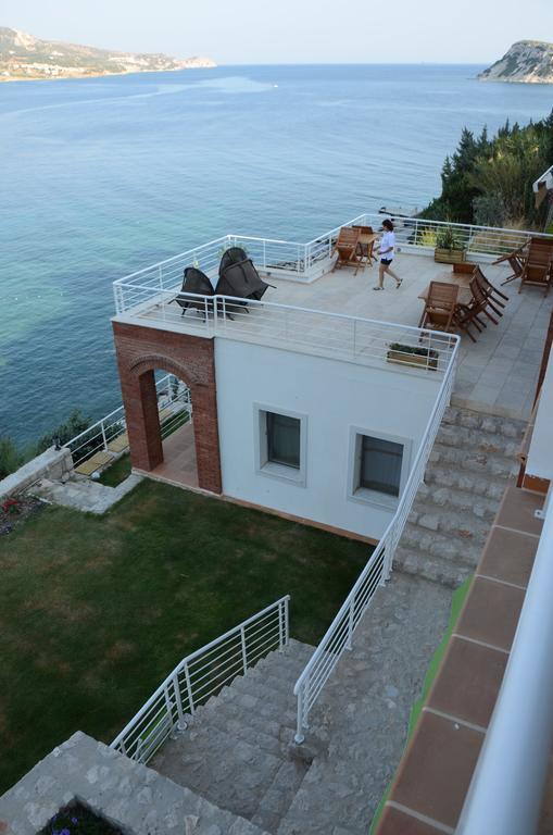 Reyhan Hotel Karaburun  Exterior photo
