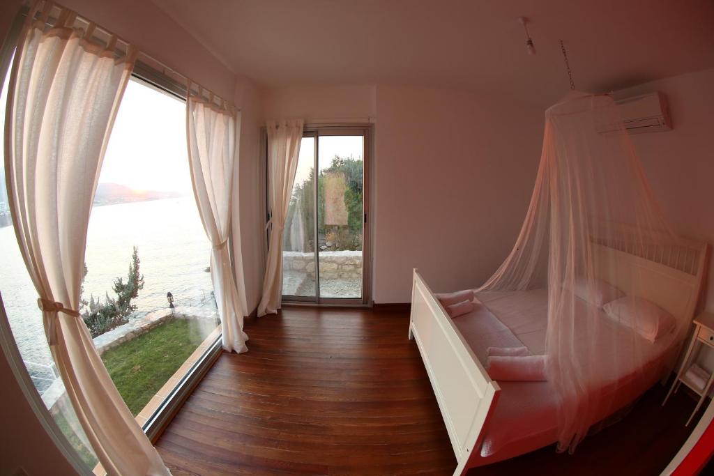 Reyhan Hotel Karaburun  Room photo