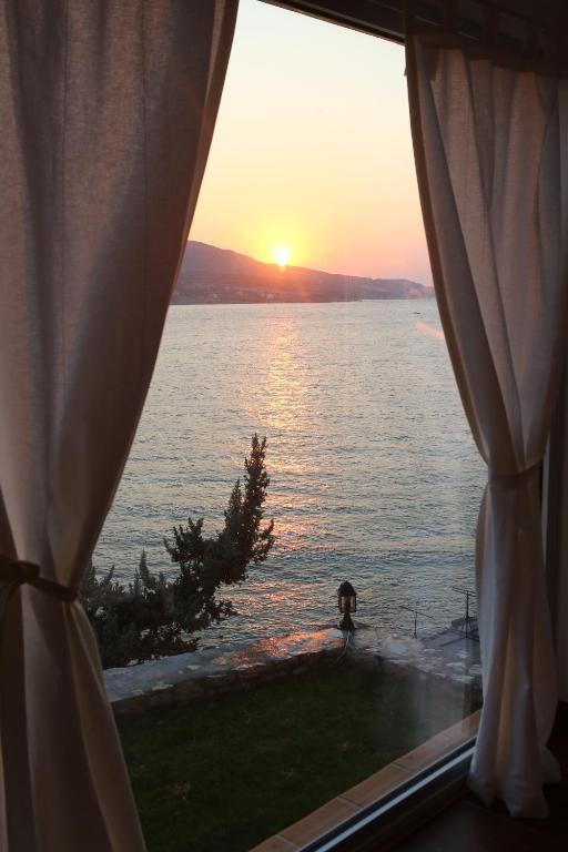 Reyhan Hotel Karaburun  Room photo