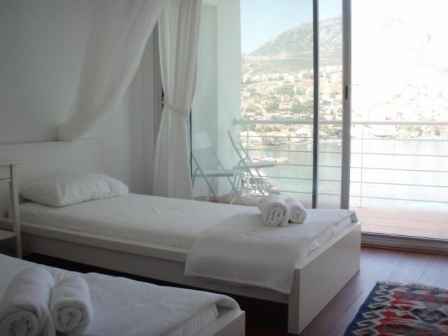 Reyhan Hotel Karaburun  Room photo