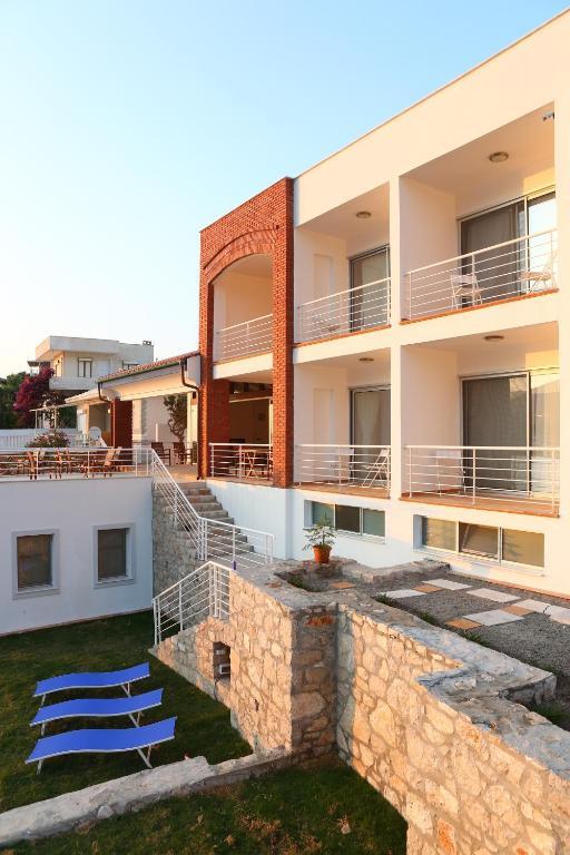 Reyhan Hotel Karaburun  Exterior photo