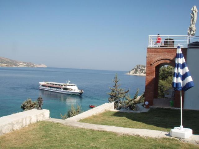 Reyhan Hotel Karaburun  Exterior photo